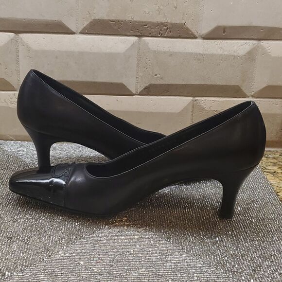 FERRAGAMO Black Leather Heels - Size 8C - Picture 3 of 10